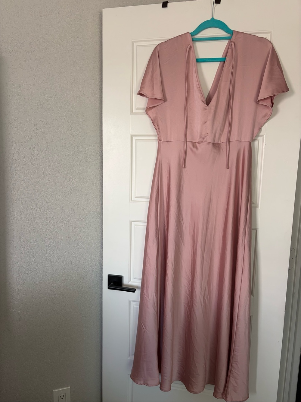 Elegant Blush Pink V-Neck Maxi Dress